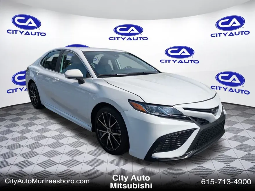2023 Toyota Camry SE photo 1