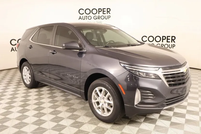 2022 Chevrolet Equinox LT photo 1