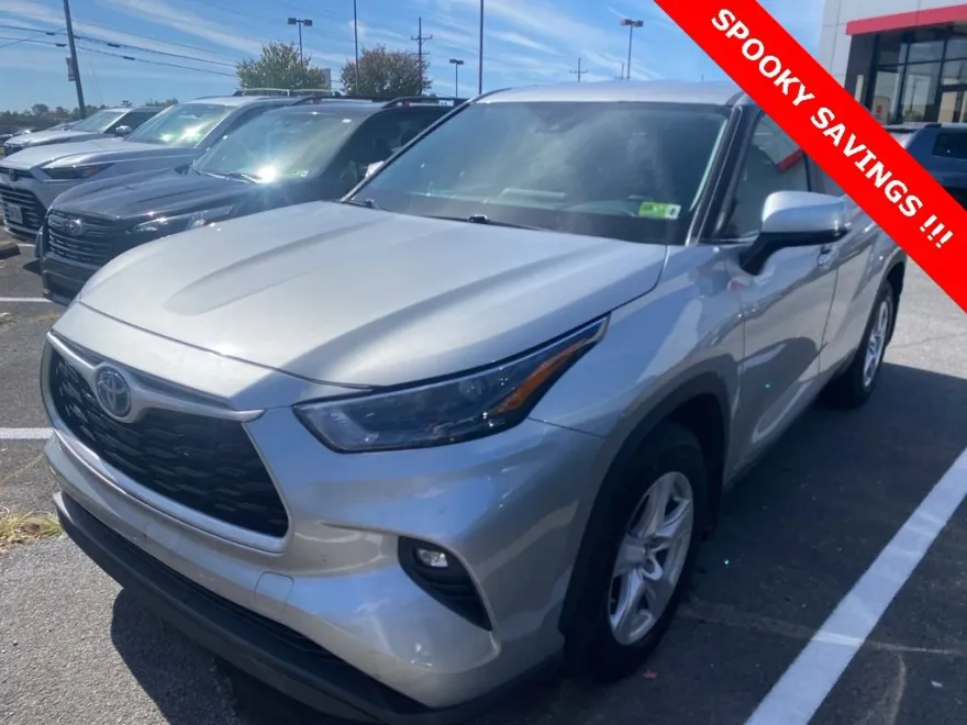 2023 Toyota Highlander Hybrid LE photo 1