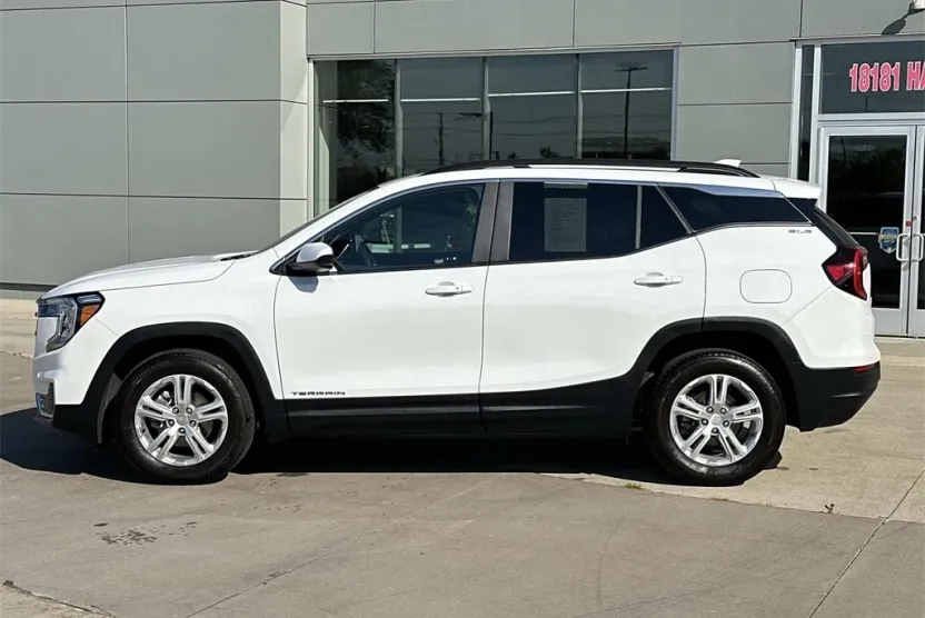 2022 Gmc Terrain SLE photo 1