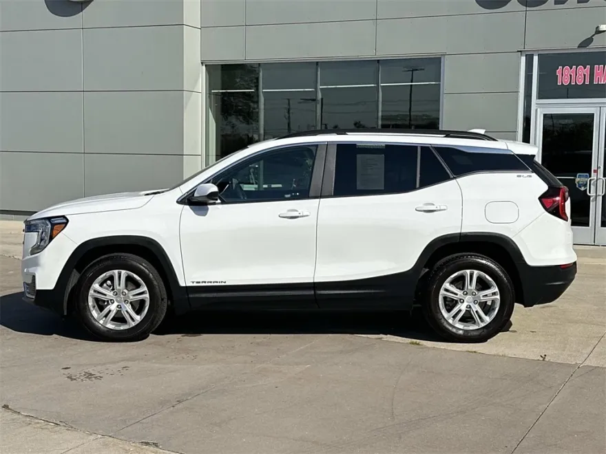 2022 Gmc Terrain SLE photo 1