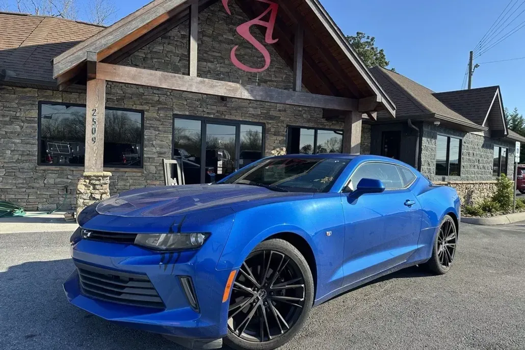 2016 Chevrolet Camaro 2LT photo 1