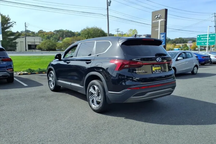 2023 Hyundai Santa Fe SE photo 1