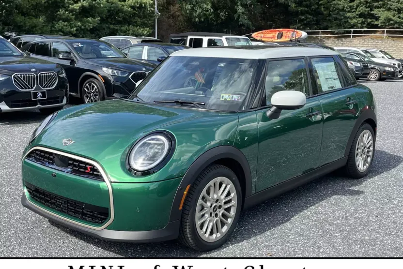 2025 Mini Cooper 4 Door Hardtop Iconic photo 1