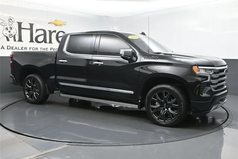 2023 Chevrolet Silverado 1500 High Country photo 1