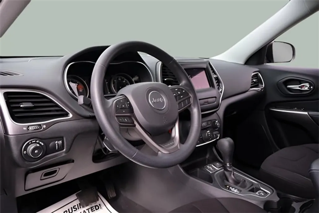 2019 Jeep Cherokee Latitude photo 1
