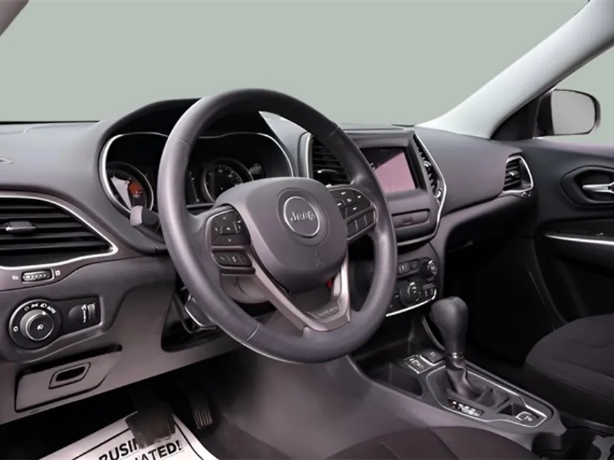 2019 Jeep Cherokee Latitude photo 1