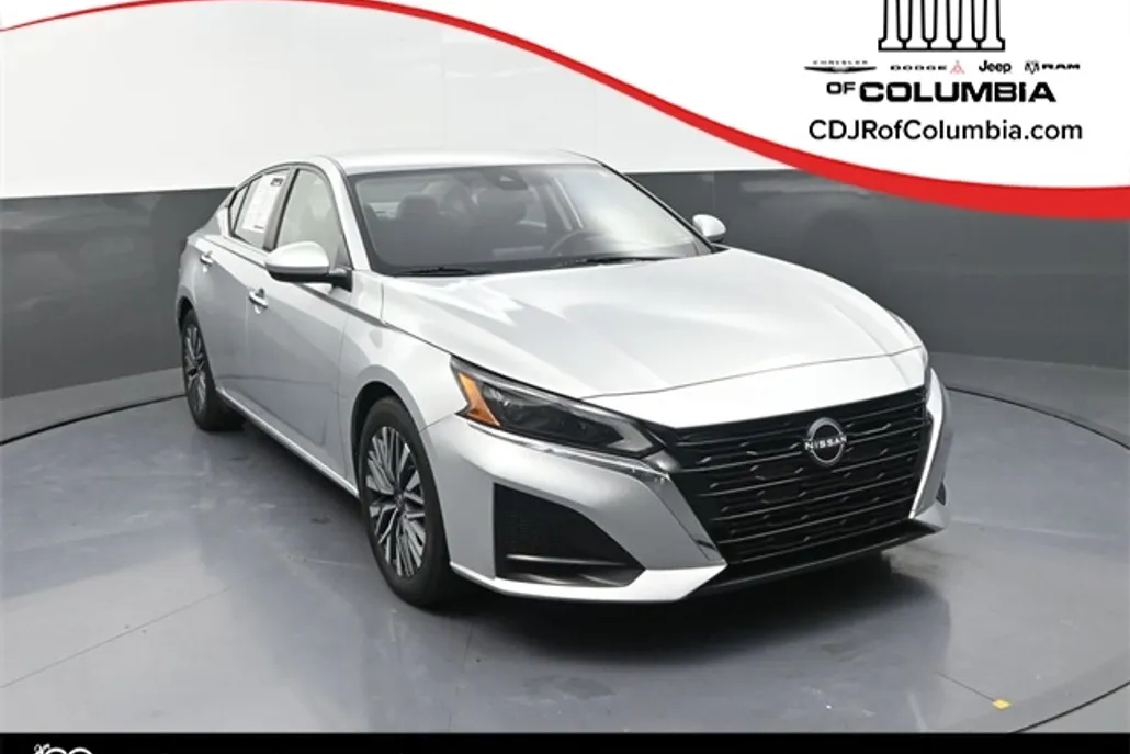 2023 Nissan Altima 2.5 SV photo 1