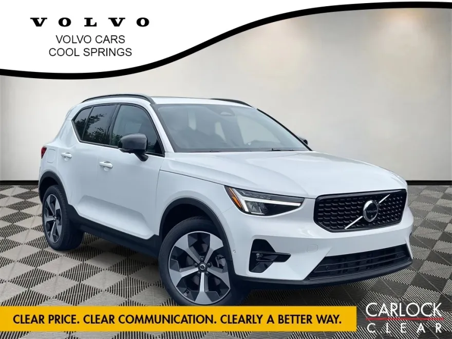 2025 Volvo XC40 Plus photo 1