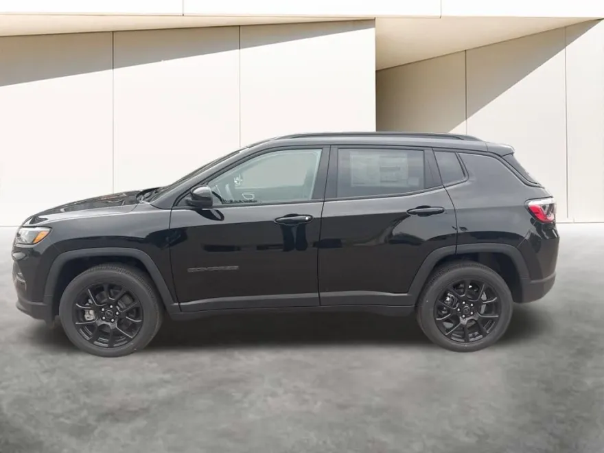 2025 Jeep Compass Latitude photo 1