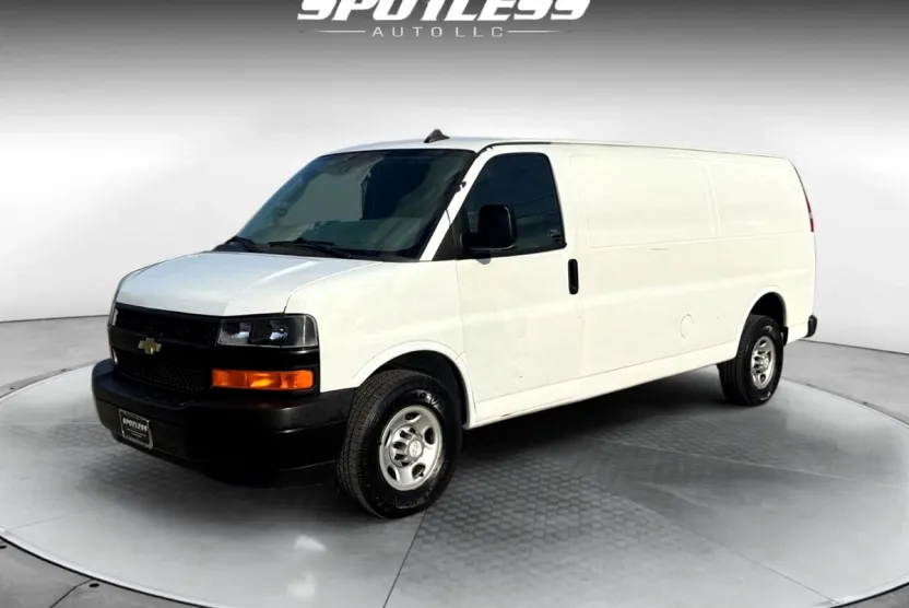 2018 Chevrolet Express 3500 Cargo photo 1