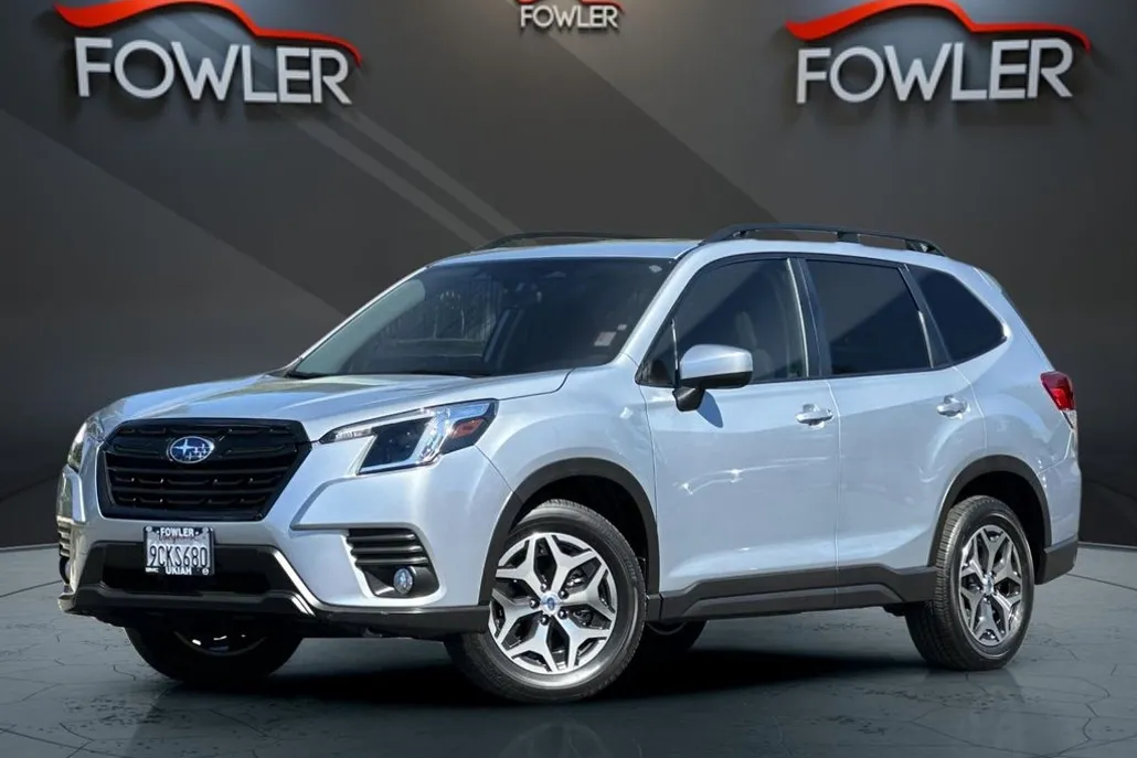2022 Subaru Forester Premium photo 1