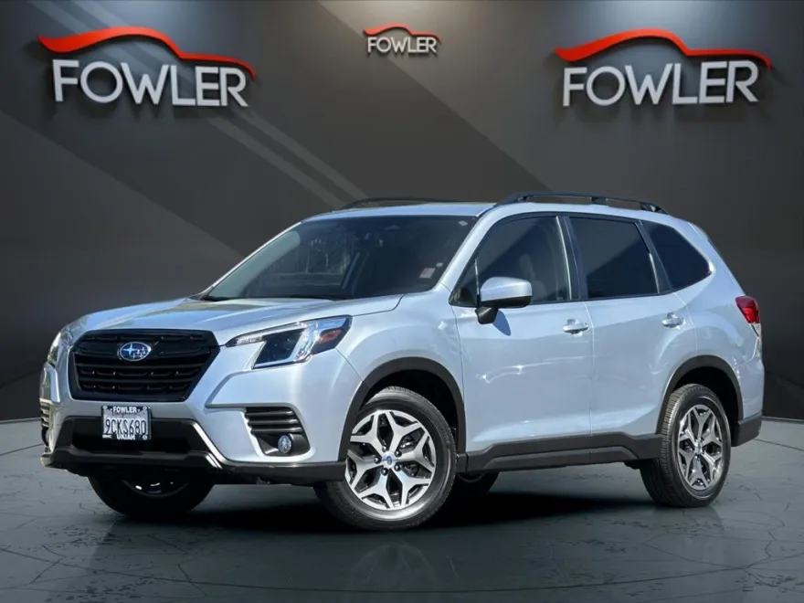 2022 Subaru Forester Premium photo 1