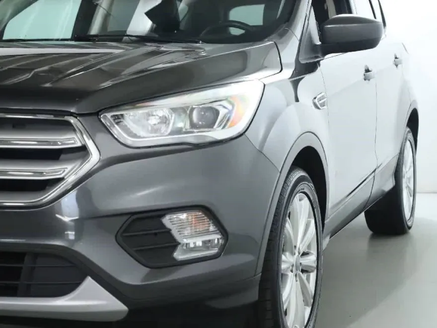 2019 Ford Escape SEL photo 1