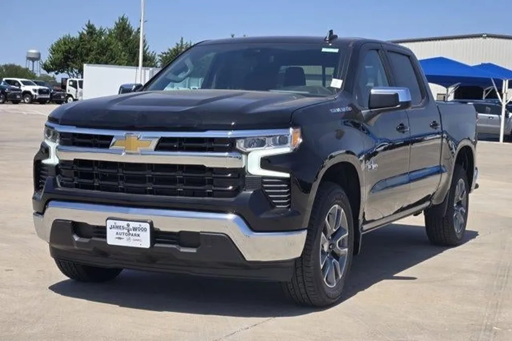 2026 Chevrolet Silverado 1500 LT photo 1