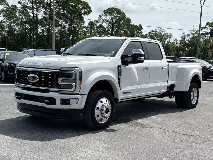 2023 Ford F-450 Platinum photo 1