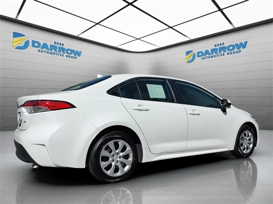2023 Toyota Corolla LE photo 1