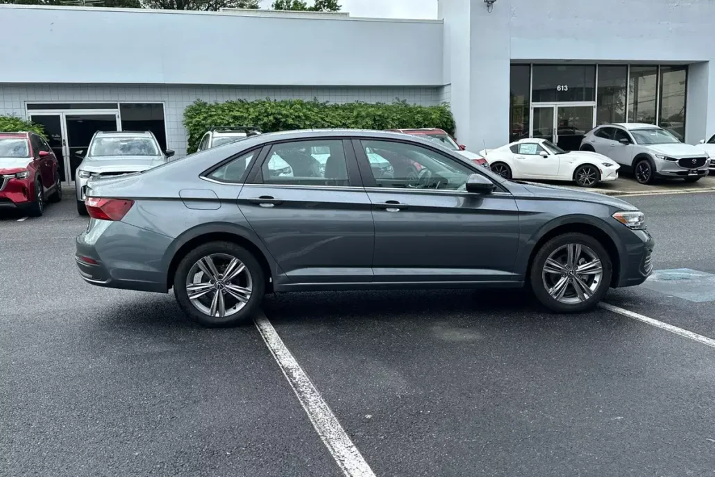 2022 Volkswagen Jetta SE photo 1