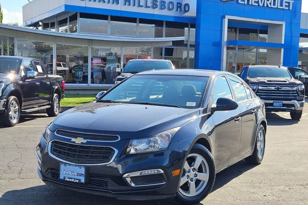 2015 Chevrolet Cruze LT photo 1