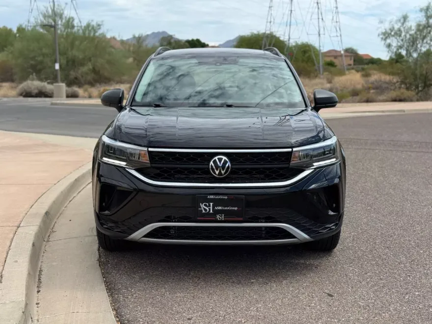 2023 Volkswagen Taos S photo 1