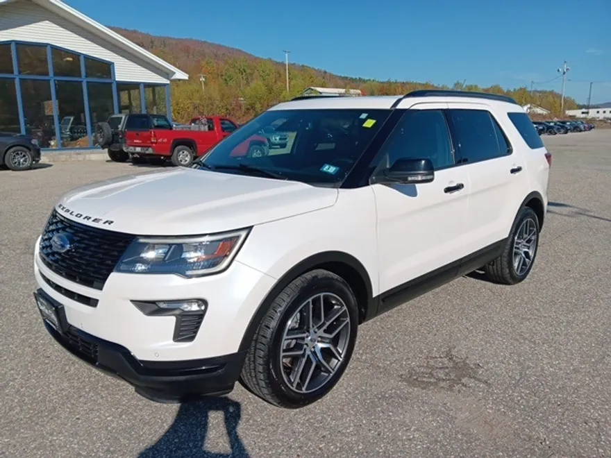 2018 Ford Explorer Sport photo 1