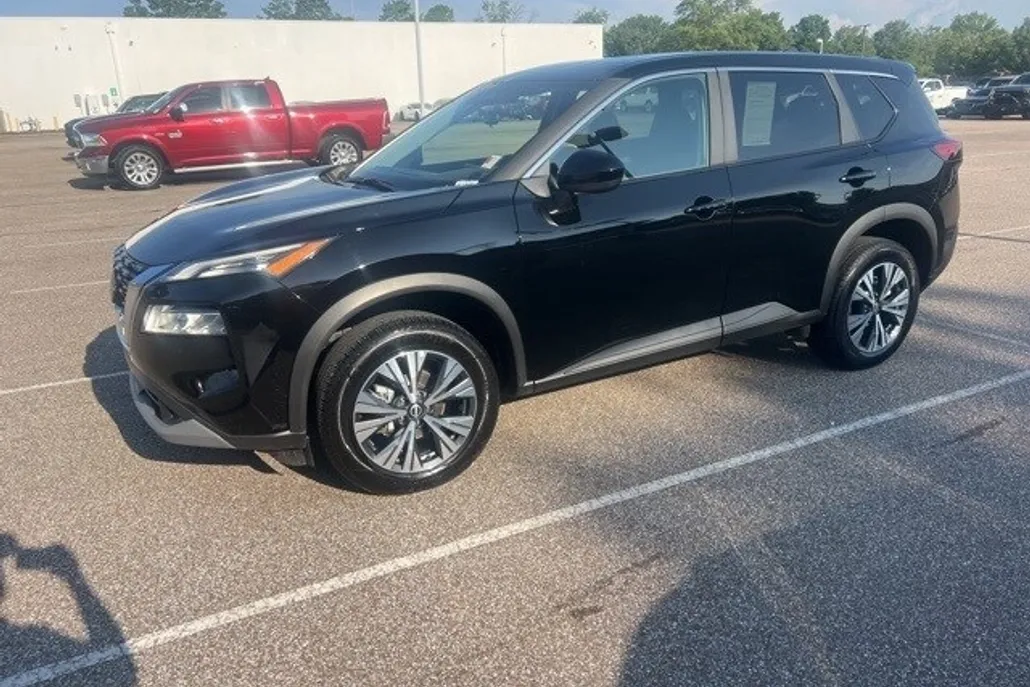 2023 Nissan Rogue SV photo 1