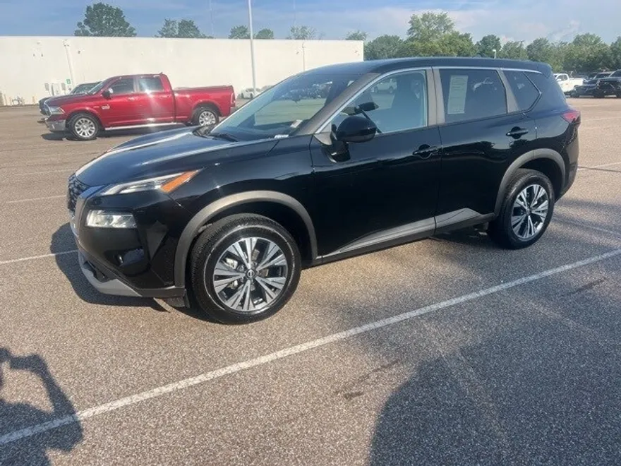2023 Nissan Rogue SV photo 1