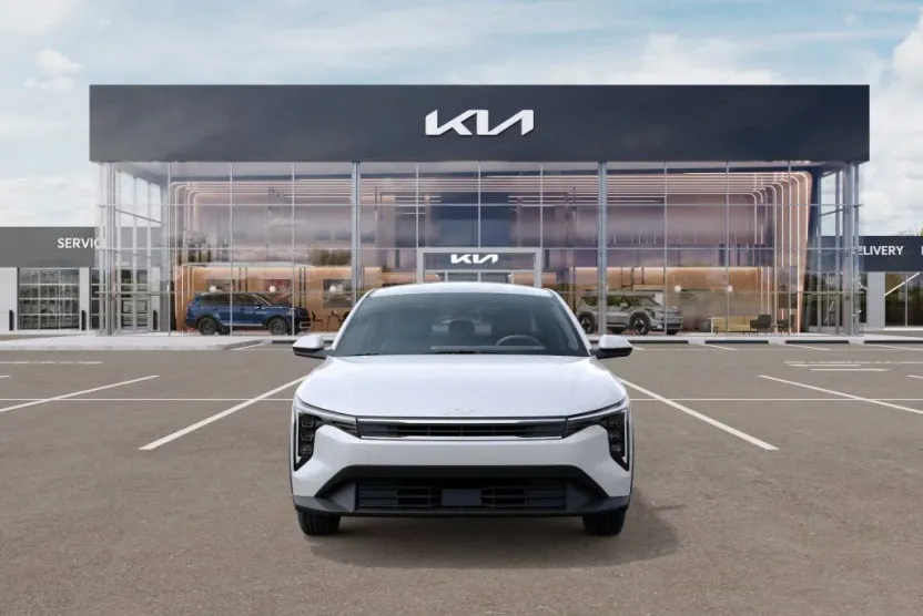 2025 Kia K4 LXS photo 1