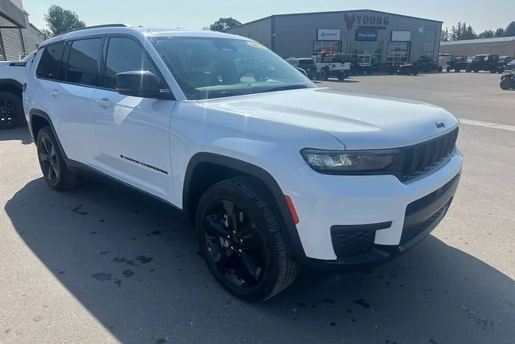2023 Jeep Grand Cherokee Altitude photo 1