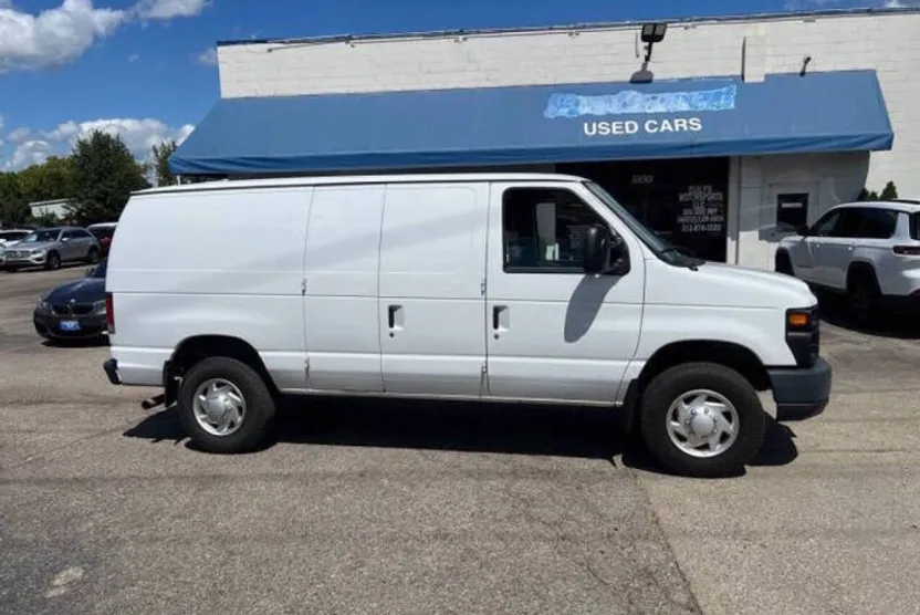 2014 Ford E-350 photo 1