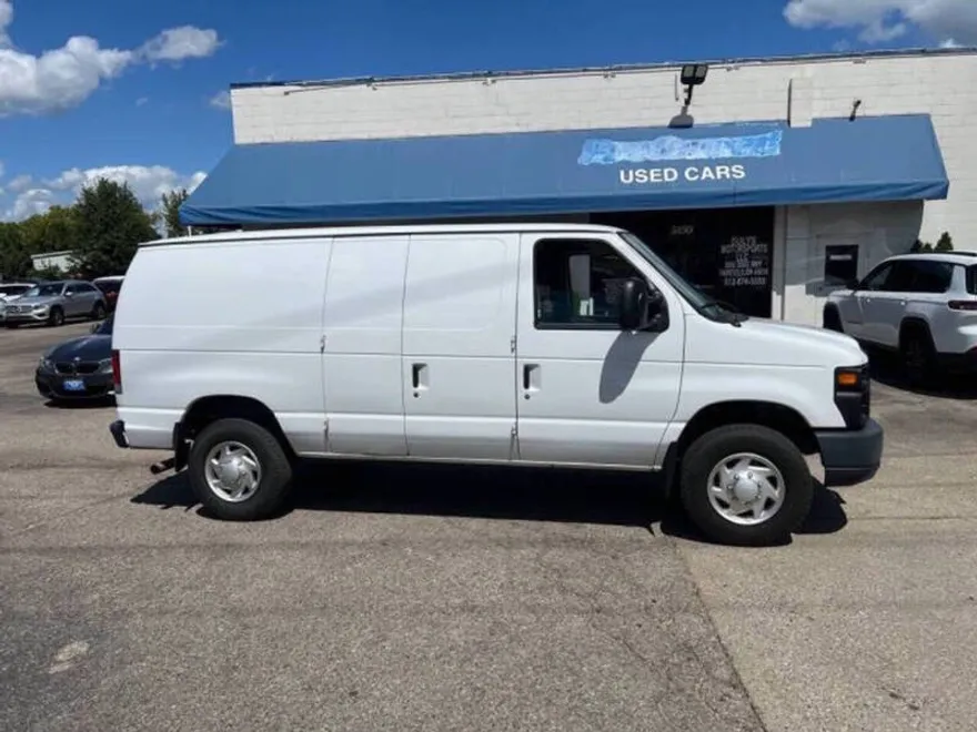 2014 Ford E-350 photo 1