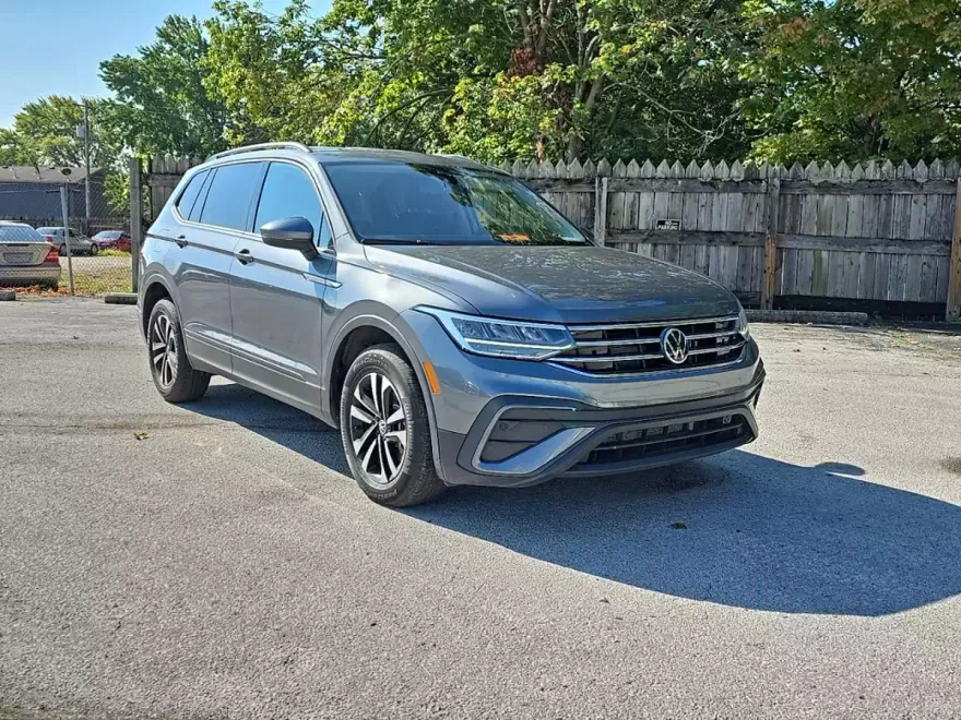 2024 Volkswagen Tiguan S photo 1
