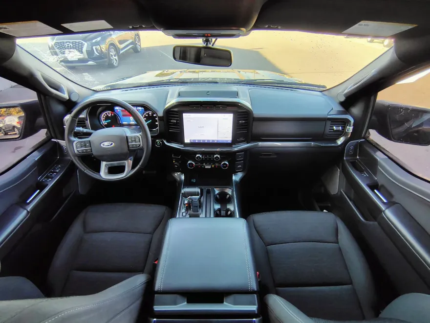2023 Ford F-150 XLT photo 1