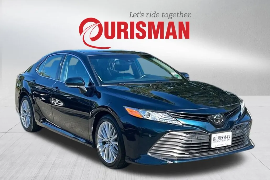 2018 Toyota Camry XLE photo 1