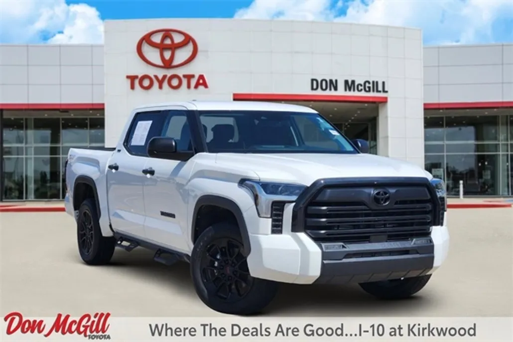 2023 Toyota Tundra SR5 photo 1