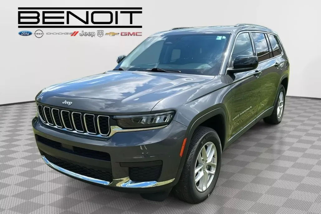 2023 Jeep Grand Cherokee Laredo photo 1