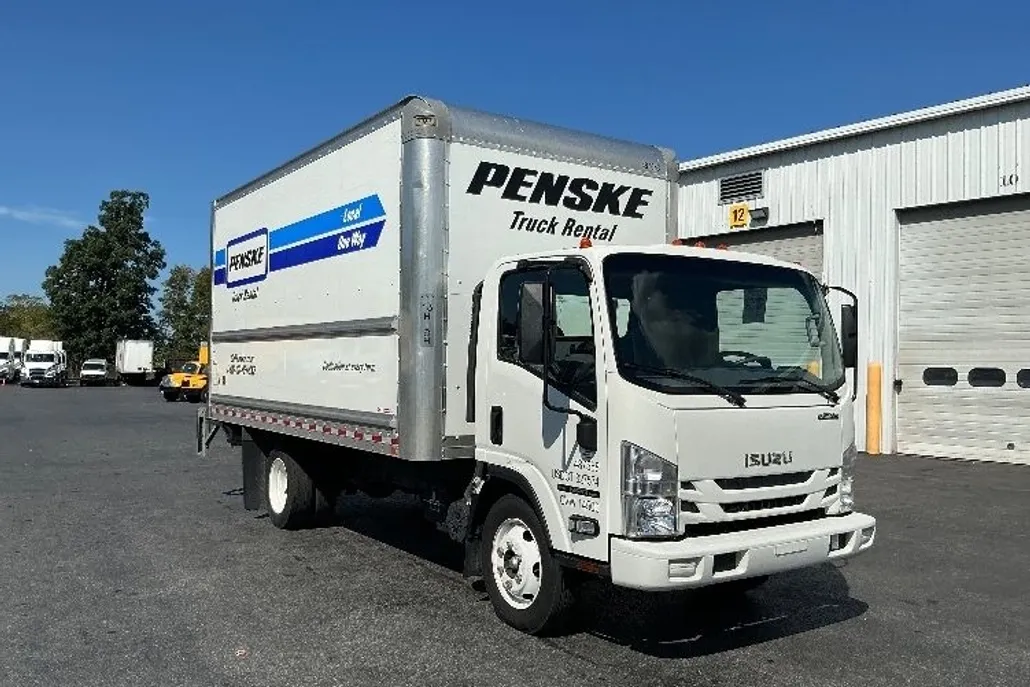 2021 Isuzu NPR photo 1