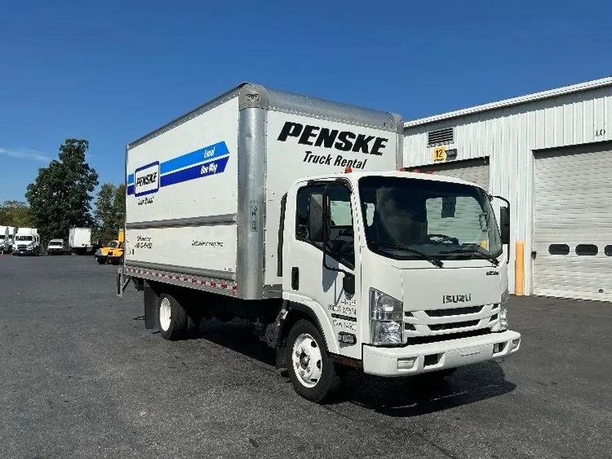 2021 Isuzu NPR photo 1