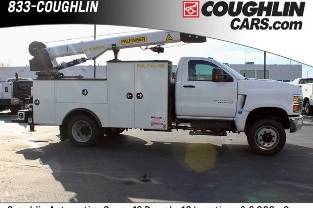 2023 Chevrolet Silverado 6500HD Work Truck photo 1