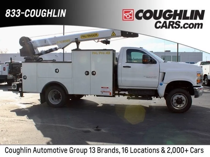 2023 Chevrolet Silverado 6500HD Work Truck photo 1