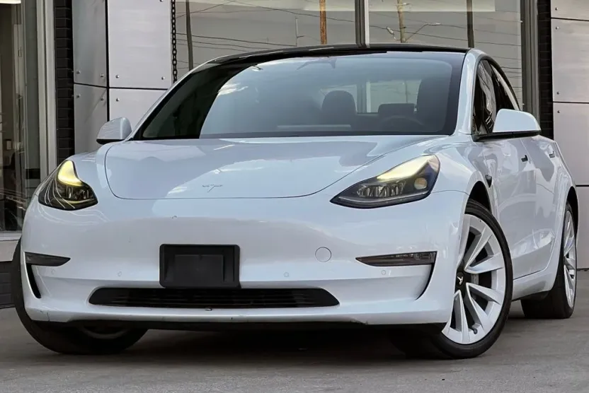 2021 Tesla Model 3 Standard Range Plus photo 1