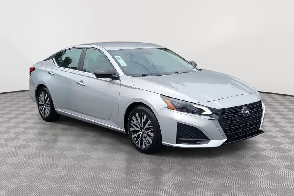 2024 Nissan Altima 2.5 SV photo 1
