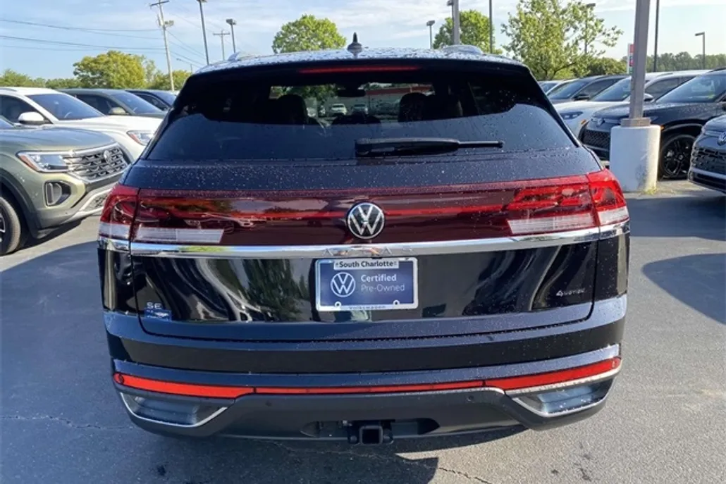 2024 Volkswagen Atlas Cross Sport SE Technology photo 1