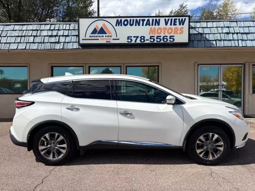 2017 Nissan Murano S photo 1