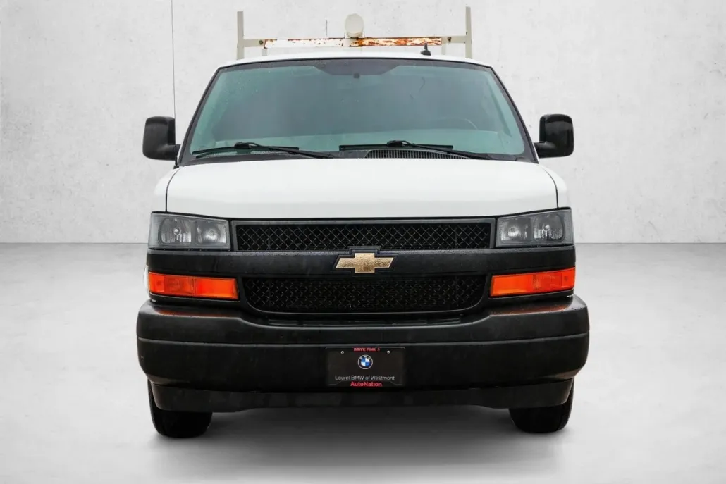 2018 Chevrolet Express 2500 Work Cargo Van photo 1