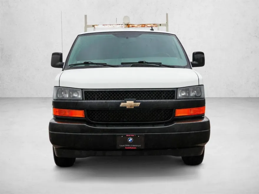 2018 Chevrolet Express 2500 Work Cargo Van photo 1