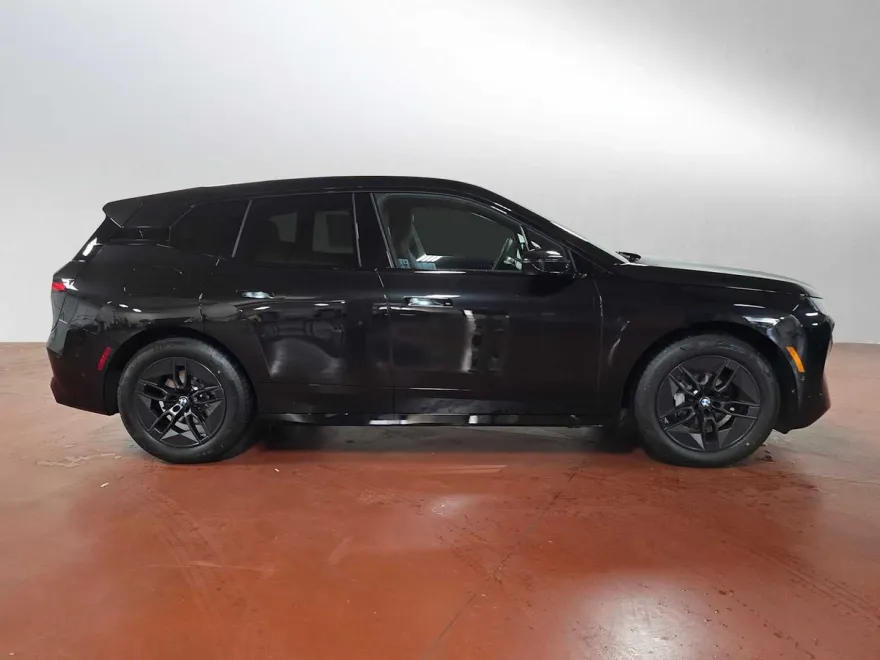 2026 Bmw iX photo 1