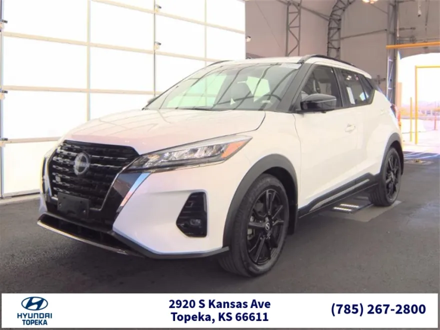 2023 Nissan Kicks SR photo 1