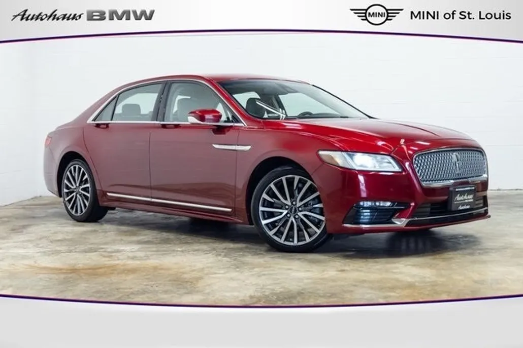2018 Lincoln Continental Select photo 1