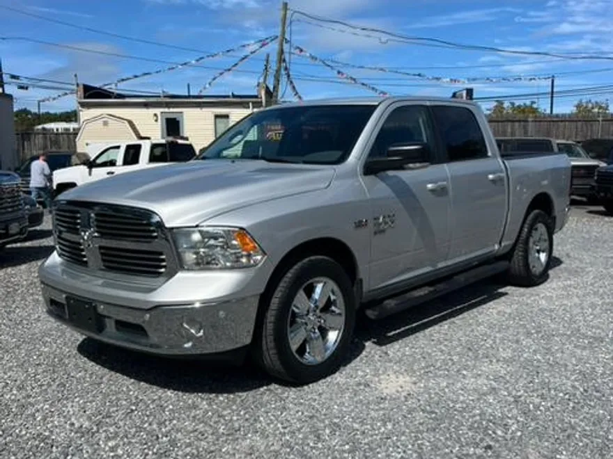 2019 Ram 1500 Laramie photo 1